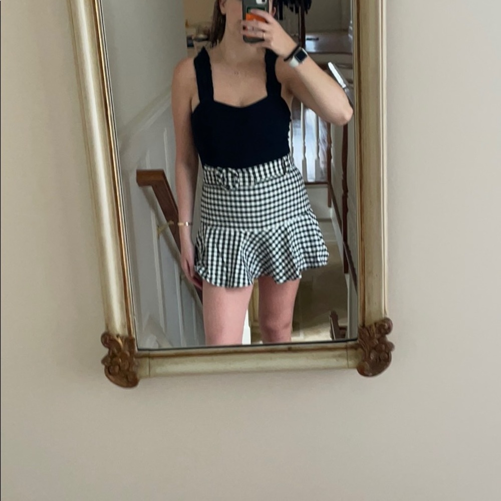 COPY - Gingham Zara skort. Super cute! I got in mail 2 days ago and doesn’t fit…